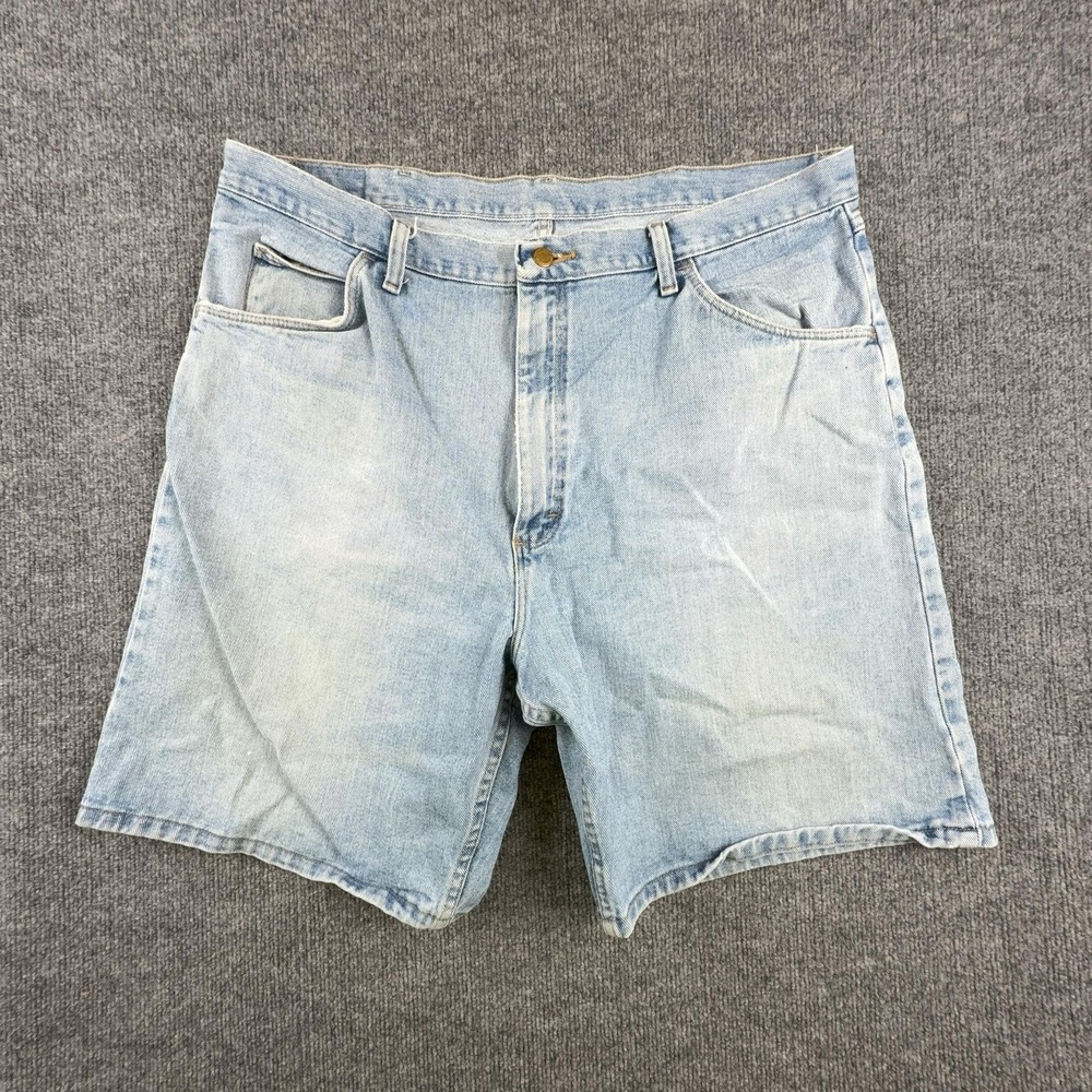 VTG Wrangler Shorts Mens 40 Light Wash Denim Relaxed Fit 9 Inseam Bermuda Casual